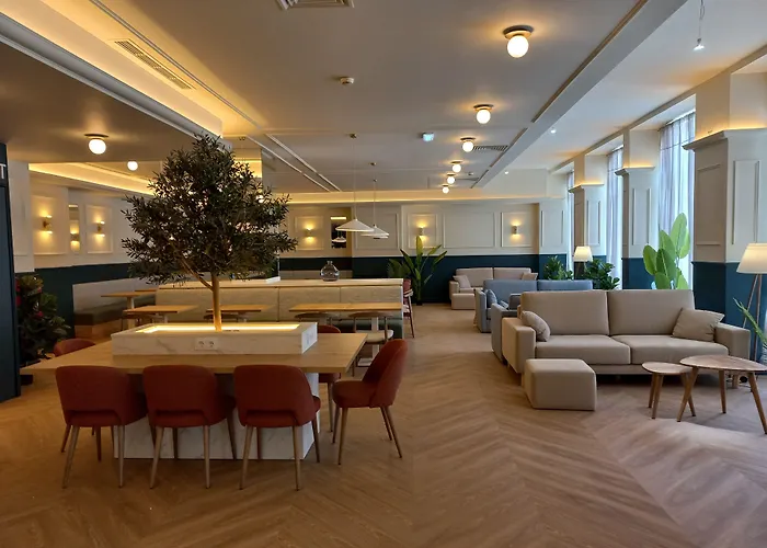 菲盖拉达福什宜必思酒店 3*