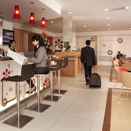 菲盖拉达福什宜必思酒店 菲盖拉-达福什