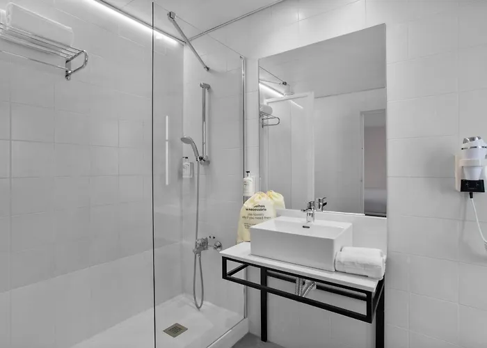 B&B Hotel Figueira Da Foz Отель Фигейра-да-Фош