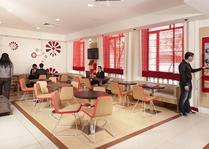 Отель B&B Hotel Figueira Da Foz 3*